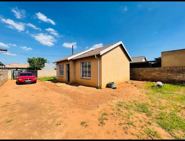 2 BEDROOM HOUSE FOR SALE IN PROTEA GLEN